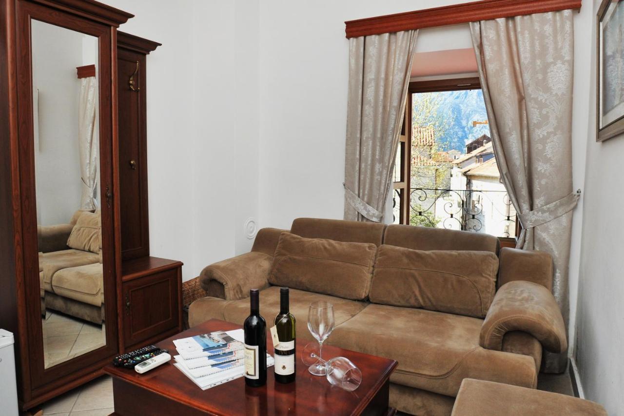 Lady Of The Rocks Apartments Perast Bagian luar foto