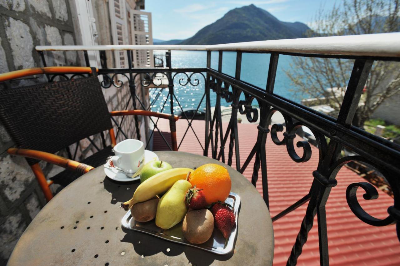 Lady Of The Rocks Apartments Perast Bagian luar foto